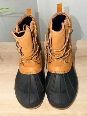 Universal Thread Tan and Black Women’s Winter Rain Boots